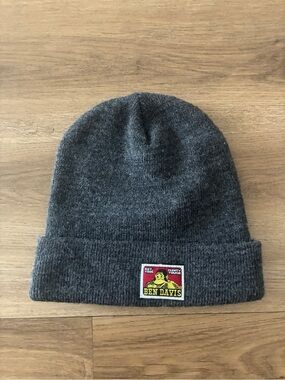 Ben Davis Logo Cuffed Knit Beanie Charcoal Gray Winter Hat One Size